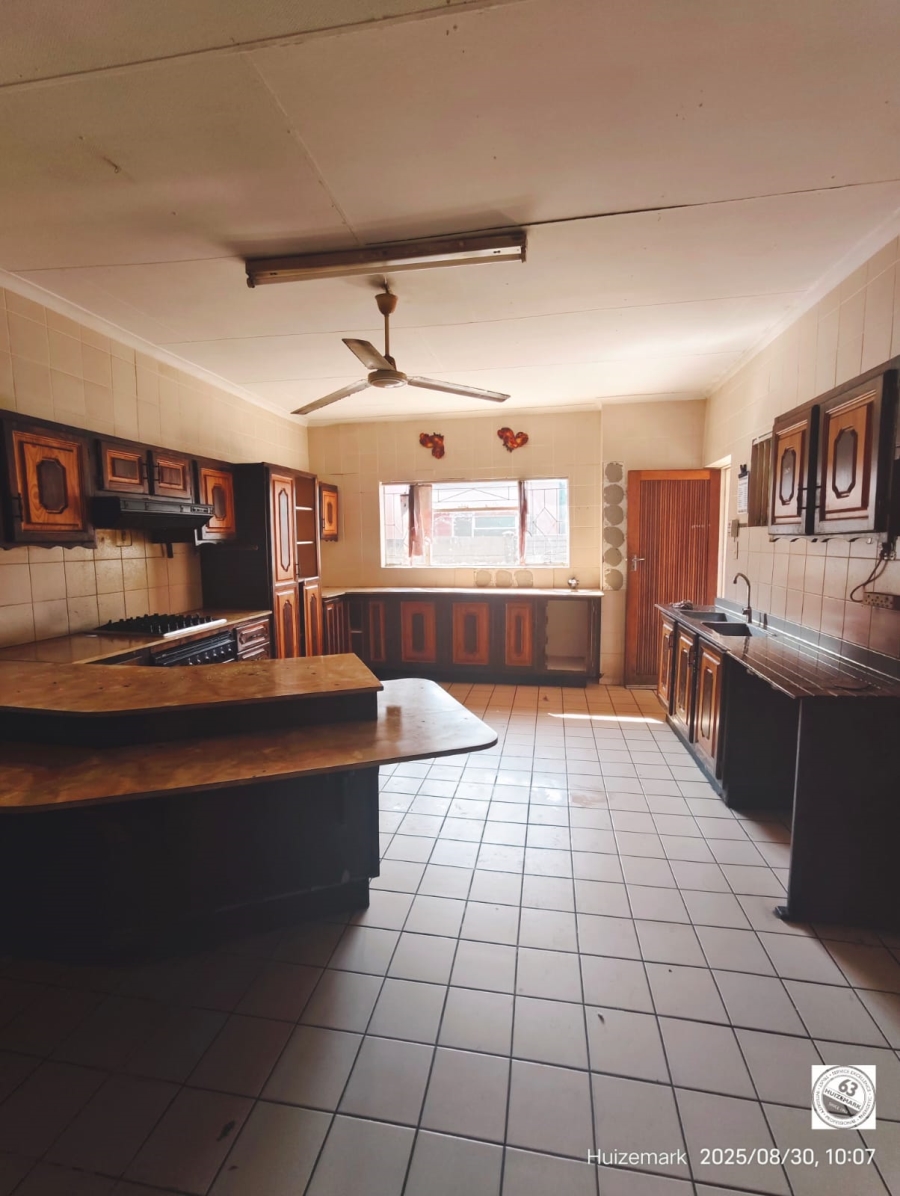 6 Bedroom Property for Sale in Sasolburg Ext 3 Free State